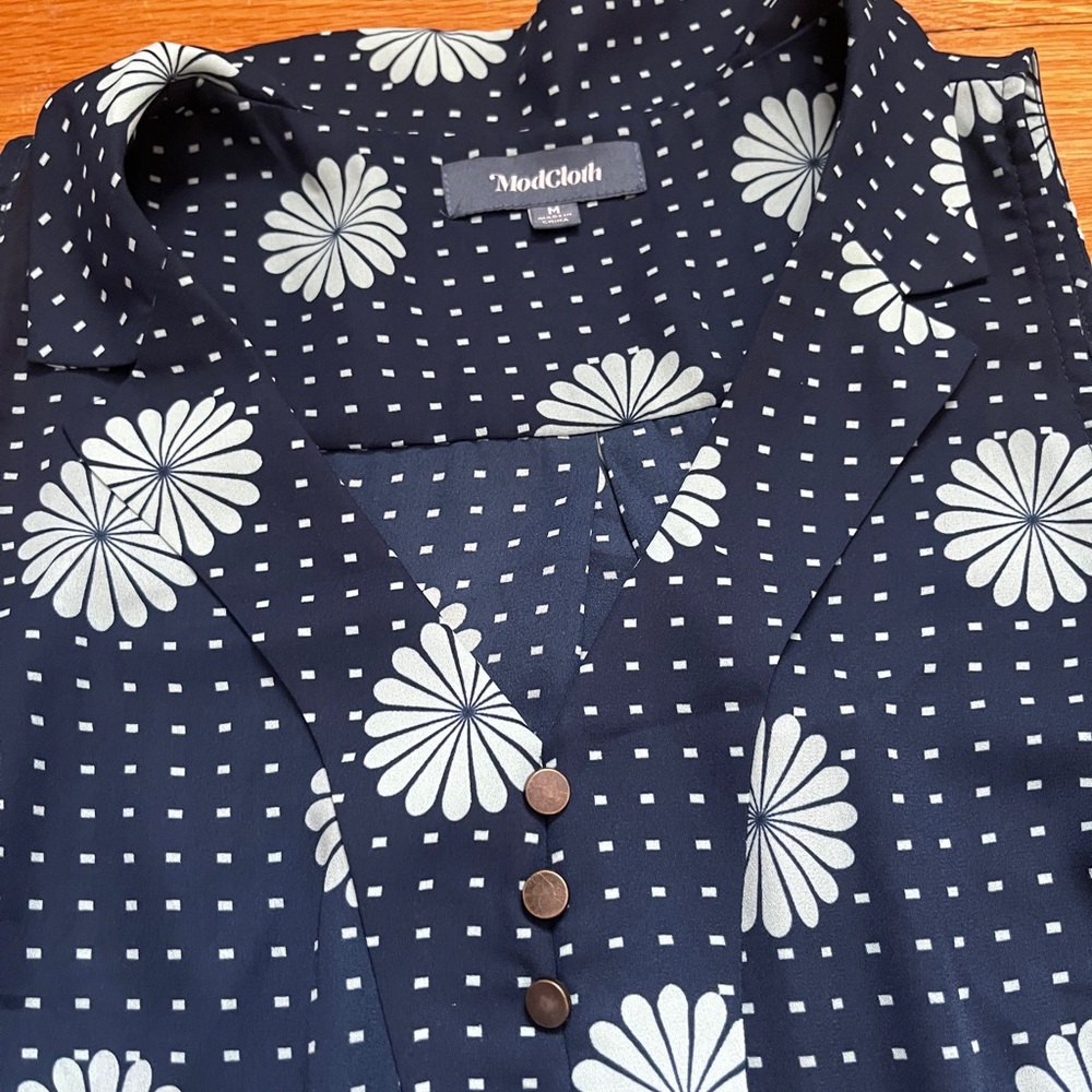 ModCloth Blouse medium - Picture 2 of 4